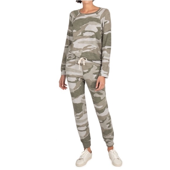 Monrow Women’s Vintage Oversized Camouflage Print Joggers Size XS - Picture 4 of 5